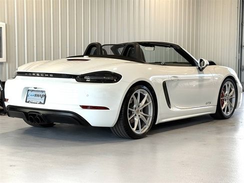Used 2018 Porsche 718 Boxster GTS image 3