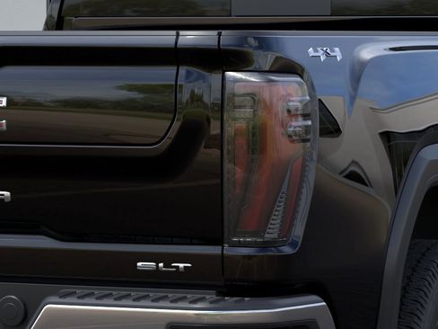 New 2025 GMC Sierra 2500 SLT w/ SLT Convenience Package AWD/4WD image 11
