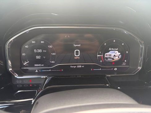 Certified 2024 GMC Sierra 1500 SLT image 9