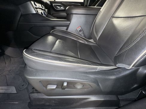 Used 2021 Chevrolet Tahoe Premier w/ Premium Package image 17