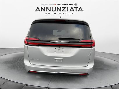 New 2026 Chrysler Pacifica Select