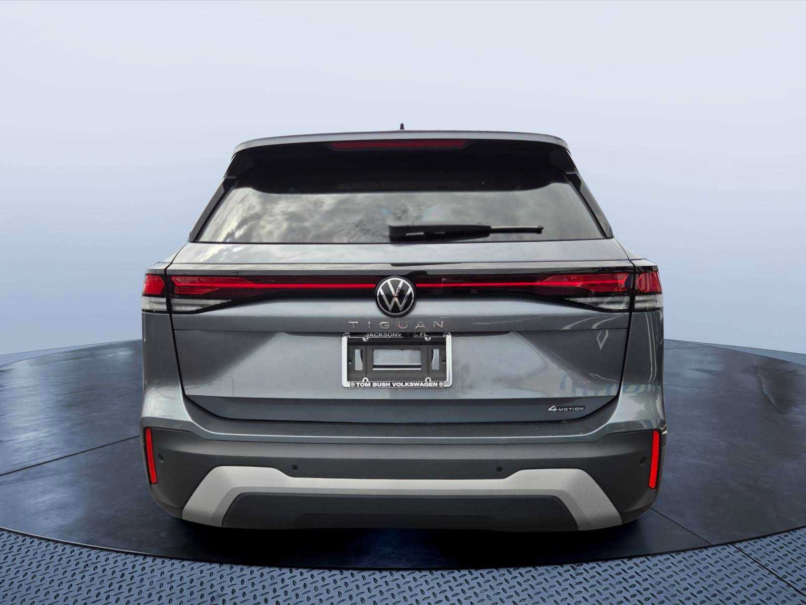 Used 2026 Volkswagen Tiguan S AWD/4WD image 5