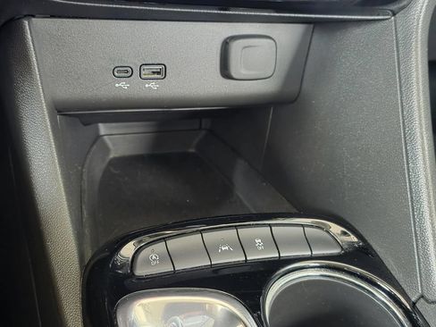 Used 2024 Buick Encore GX Sport Touring FWD image 17