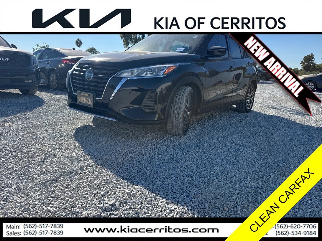 Used 2021 Nissan Kicks SV FWD image 1