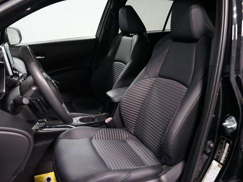 Certified 2025 Toyota Corolla Cross AWD Hybrid w/ Convenience Package image 6