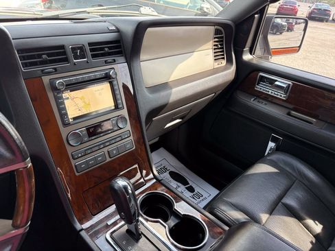 Used 2012 Lincoln Navigator 2WD image 38