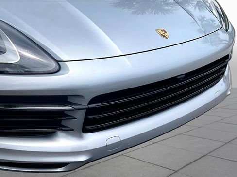 Used 2021 Porsche Cayenne AWD/4WD image 47