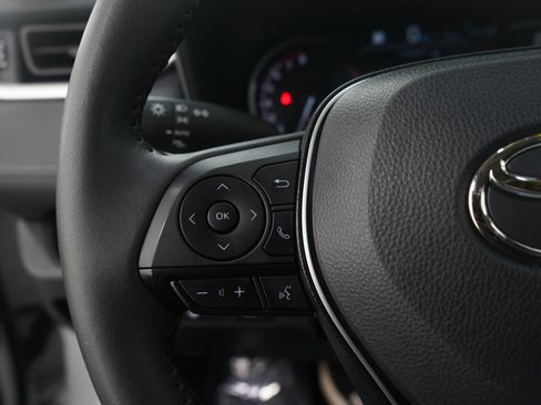 Used 2025 Toyota RAV4 XLE w/ Convenience Package image 26