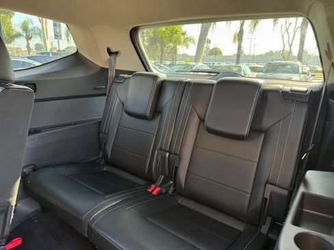 Used 2021 Volkswagen Atlas SE image 17