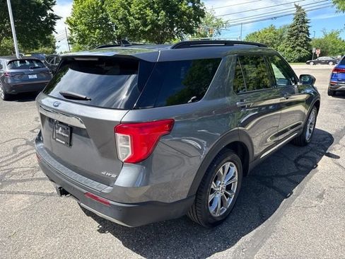 Used 2023 Ford Explorer XLT w/ Equipment Group 202A AWD/4WD image 8