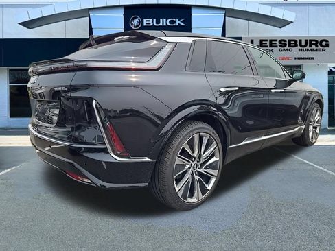 Used 2026 Cadillac Lyriq Signature Luxury w/ Nappa Leather Package AWD/4WD image 7