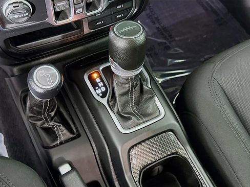 Used 2023 Jeep Gladiator Overland w/ Trailer Tow Package image 19