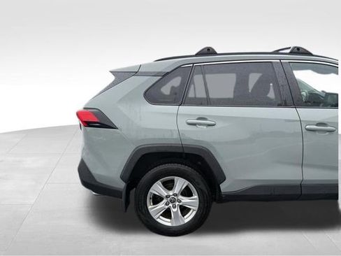 Used 2021 Toyota RAV4 XLE w/ Convenience Package image 9