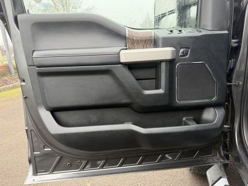 Used 2017 Ford F250 Lariat w/ Lariat Value Package image 12