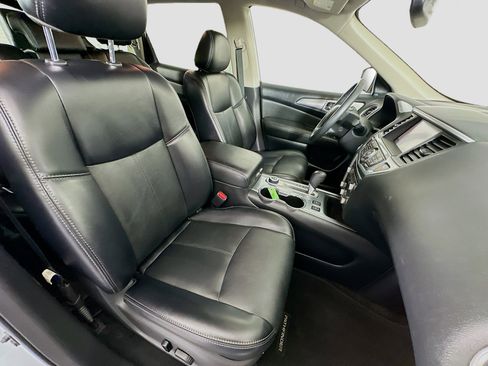 Used 2019 Nissan Pathfinder SL AWD/4WD image 33