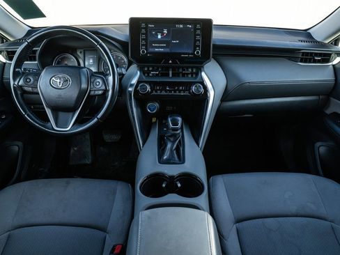 Used 2022 Toyota Venza LE image 11