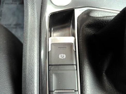 Used 2023 Volkswagen Tiguan SE FWD image 47