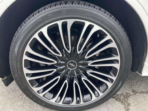 Certified 2023 Lincoln Aviator Black Label w/ Dynamic Handling Package image 14