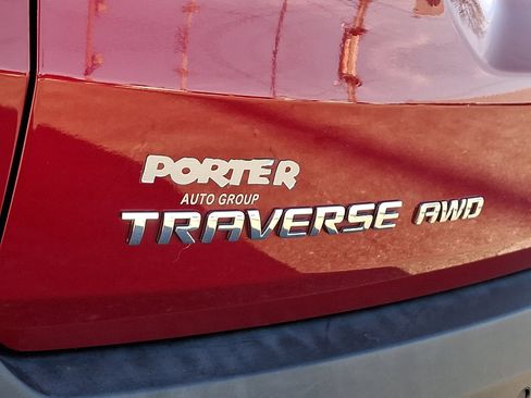 Used 2020 Chevrolet Traverse LT w/ Driver Confidence II Package image 34