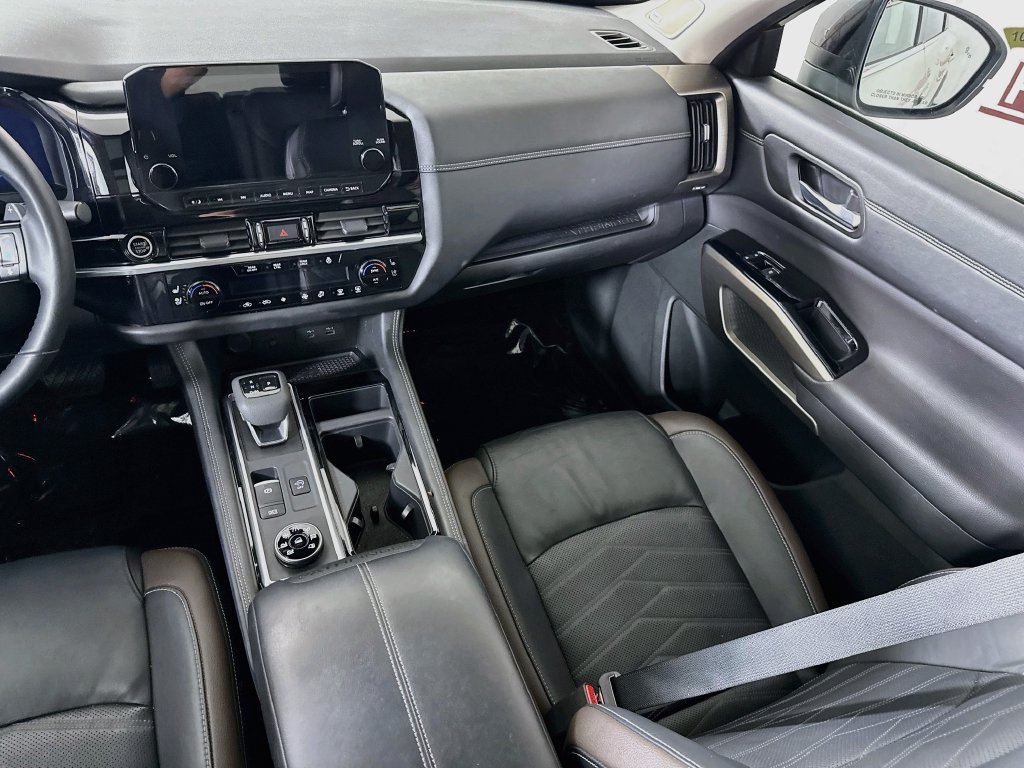 Certified 2024 Nissan Pathfinder Platinum AWD/4WD image 29