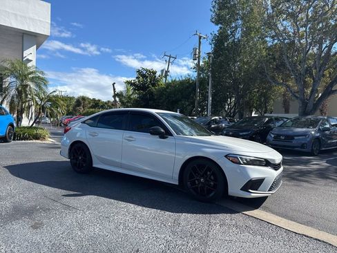 Used 2023 Honda Civic Sport image 4