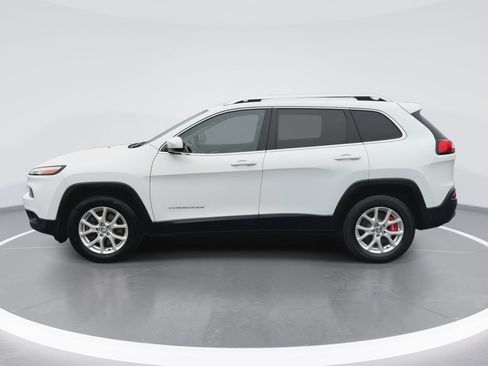 Used 2015 Jeep Cherokee Latitude AWD/4WD image 5