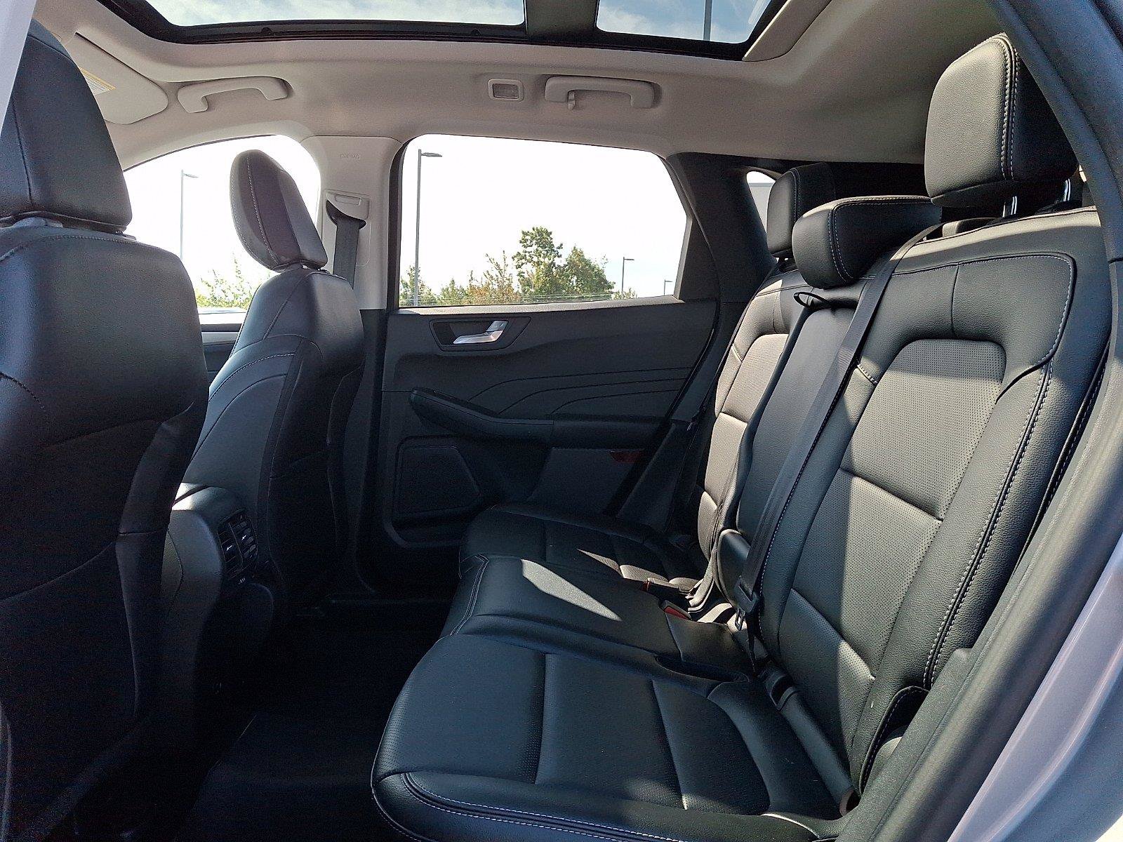Used 2022 Ford Escape Titanium AWD/4WD image 10