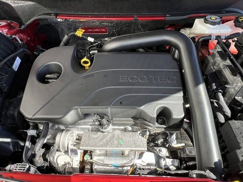 Used 2024 GMC Terrain SLE image 8