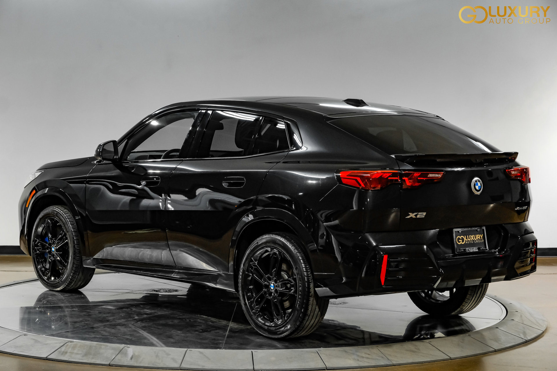 Used 2025 BMW X2 xDrive28i AWD/4WD image 12