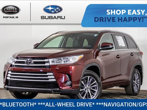 Used 2017 Toyota Highlander XLE AWD/4WD image 1