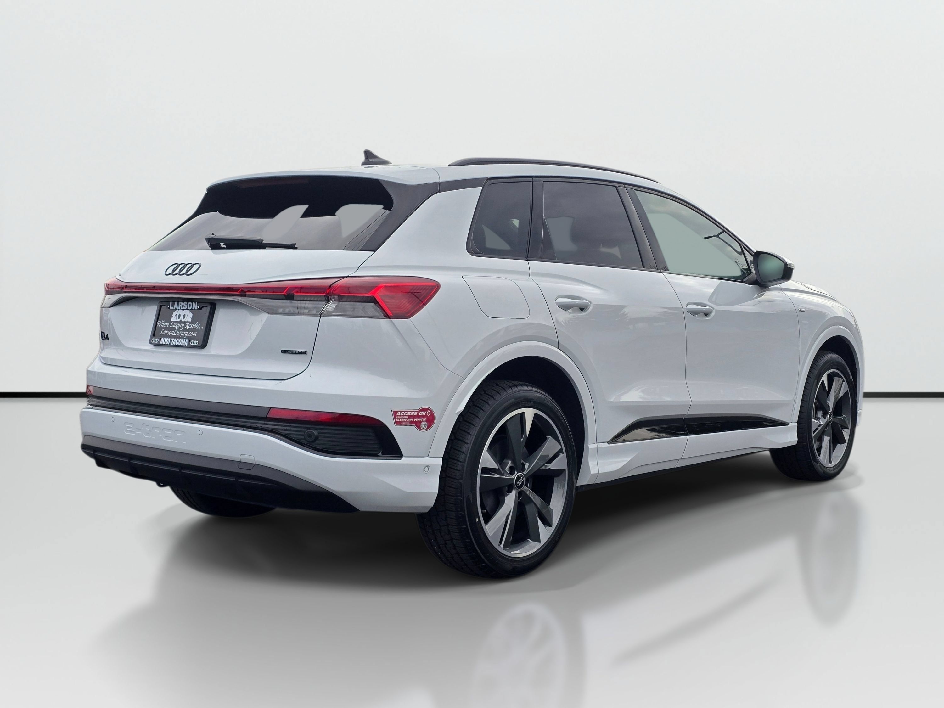 Used 2023 Audi Q4 e-tron Prestige w/ Black Optic Package AWD/4WD image 5