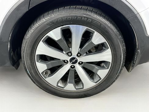 Used 2022 Kia Telluride EX w/ EX Premium Package image 11