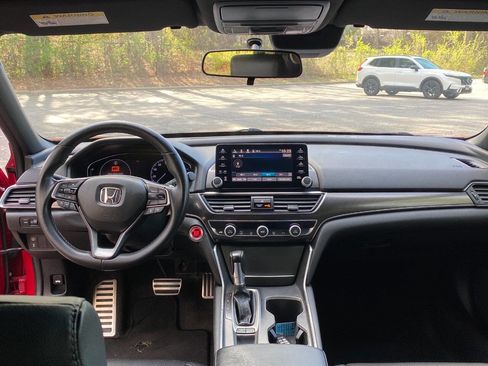 Used 2018 Honda Accord Sport image 30