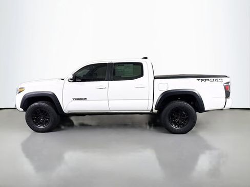 Used 2022 Toyota Tacoma TRD Off-Road image 4