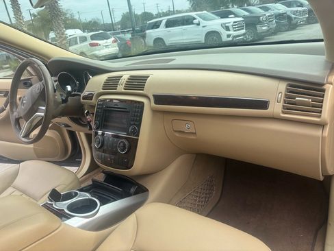 Used 2010 Mercedes-Benz R 350 4MATIC image 30