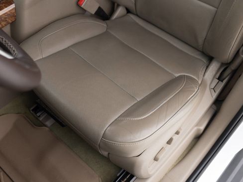 Used 2017 Chevrolet Tahoe Premier image 25