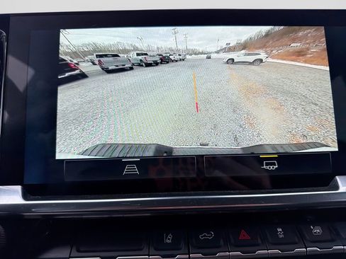 Used 2025 Chevrolet Silverado 2500 LT w/ Convenience Package image 25