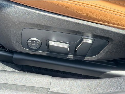 New 2026 BMW 330i Sedan w/ M Sport Package RWD image 24