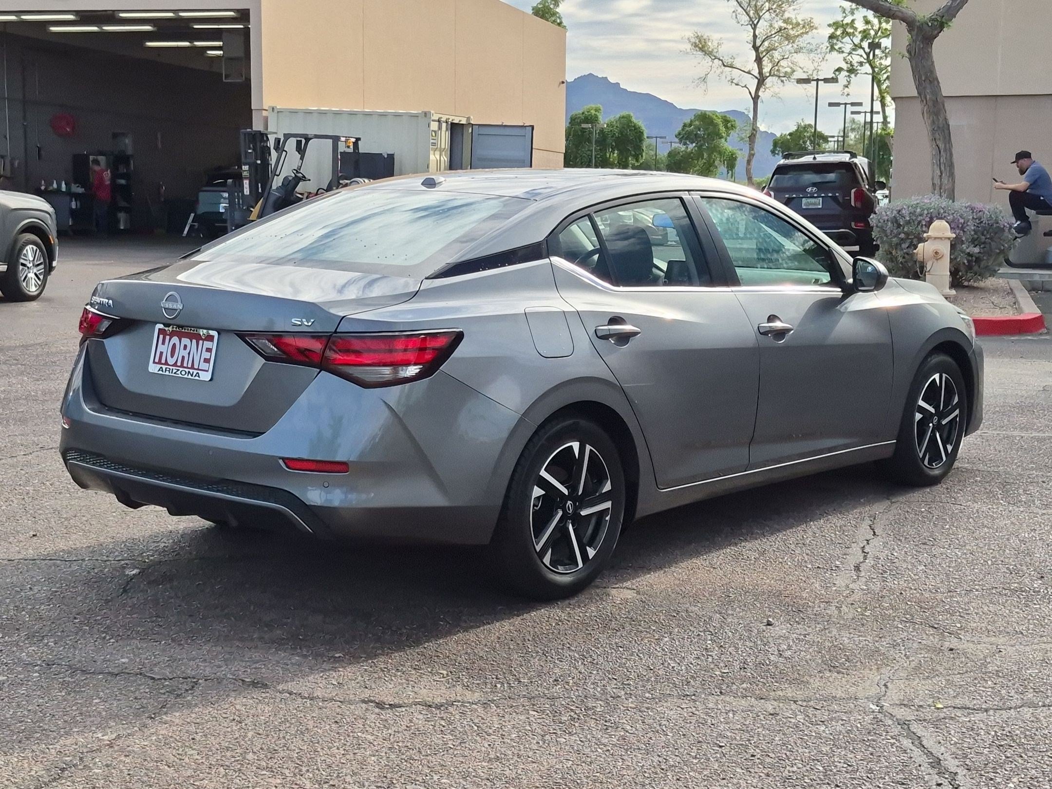 Used 2024 Nissan Sentra SV FWD image 5