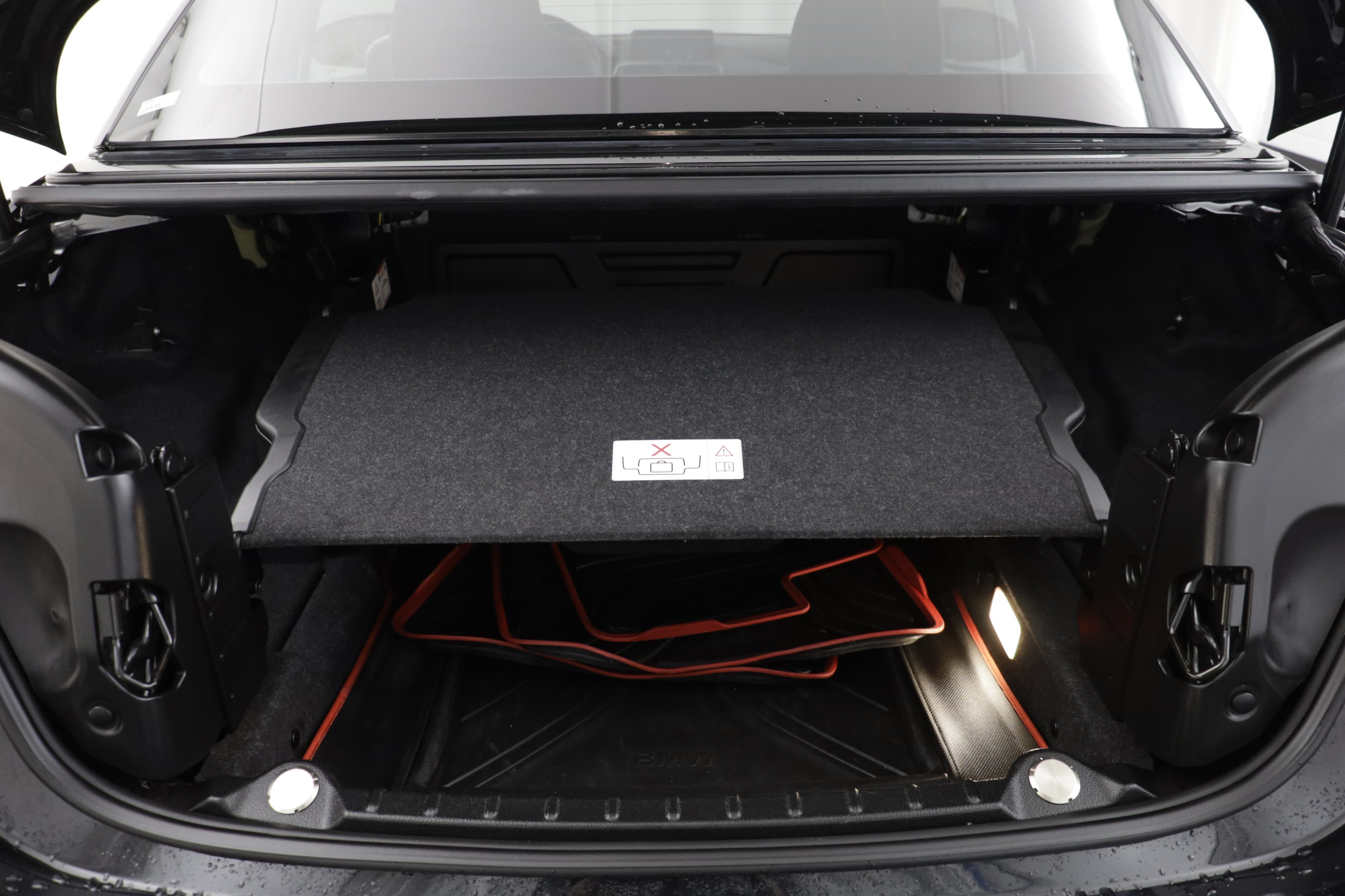 Used 2018 BMW M4 Convertible RWD image 18