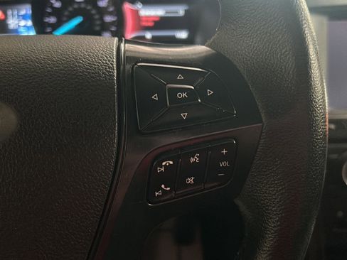 Used 2018 Ford Explorer XLT w/ Equipment Group 202A FWD image 19