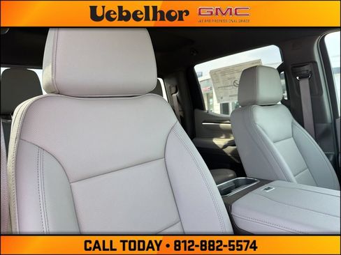 New 2026 GMC Sierra 1500 SLT w/ SLT Premium Plus Package AWD/4WD image 4