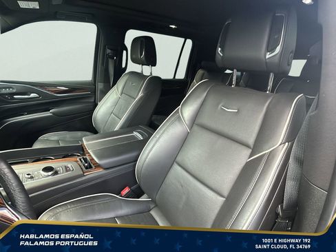 Used 2024 Cadillac Escalade ESV Premium Luxury AWD/4WD image 14