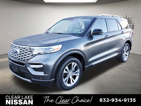 Used 2020 Ford Explorer Platinum w/ Premium Technology Package image 3