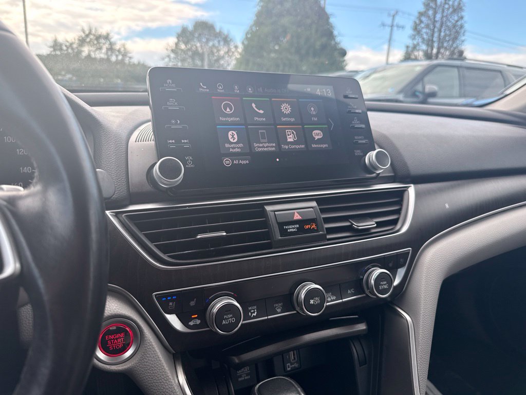 Used 2018 Honda Accord Touring image 11