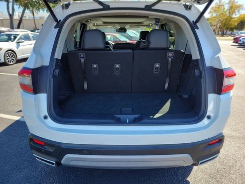 Used 2023 Honda Pilot Touring image 14