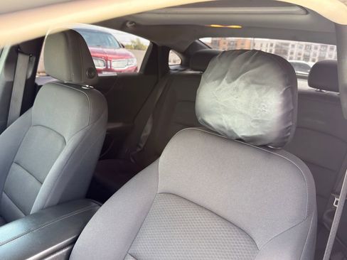 Used 2021 Chevrolet Malibu LT FWD image 12