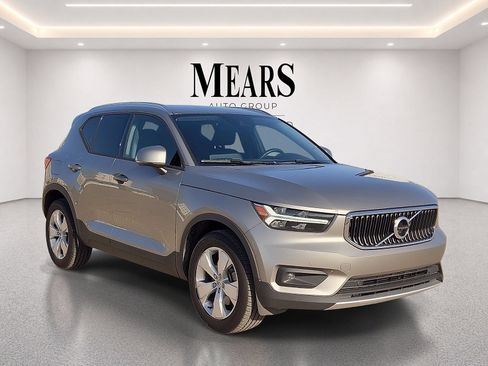 Used 2022 Volvo XC40 T5 Momentum AWD/4WD image 8