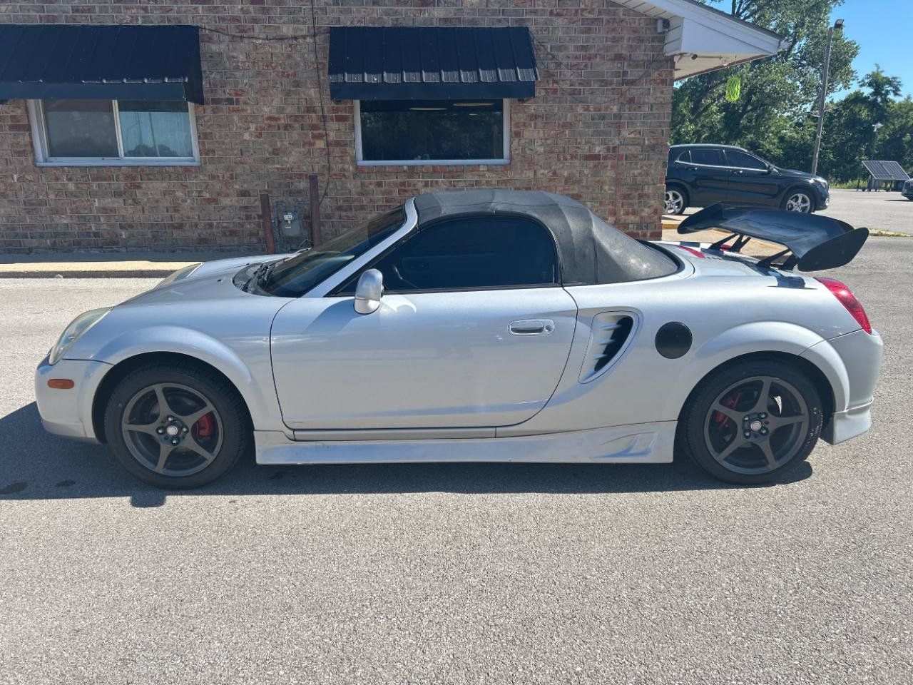 Used 2003 Toyota MR2 RWD image 10