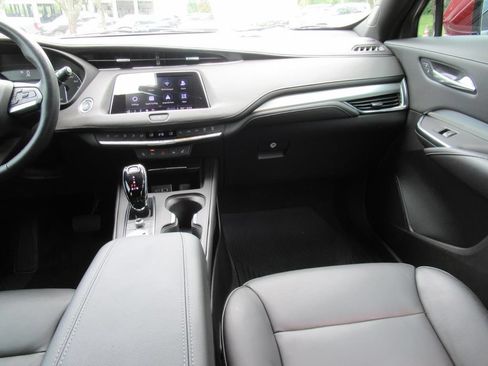 Used 2023 Cadillac XT4 Premium Luxury w/ Driver Assist Package FWD image 13